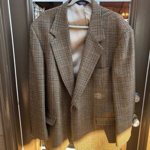 Men’s suit coat Nordstrom great shape. Only worn a couple times.